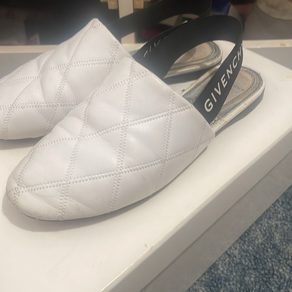 Givenchy size(5) great condition, but very worn. - Picture 6 of 9